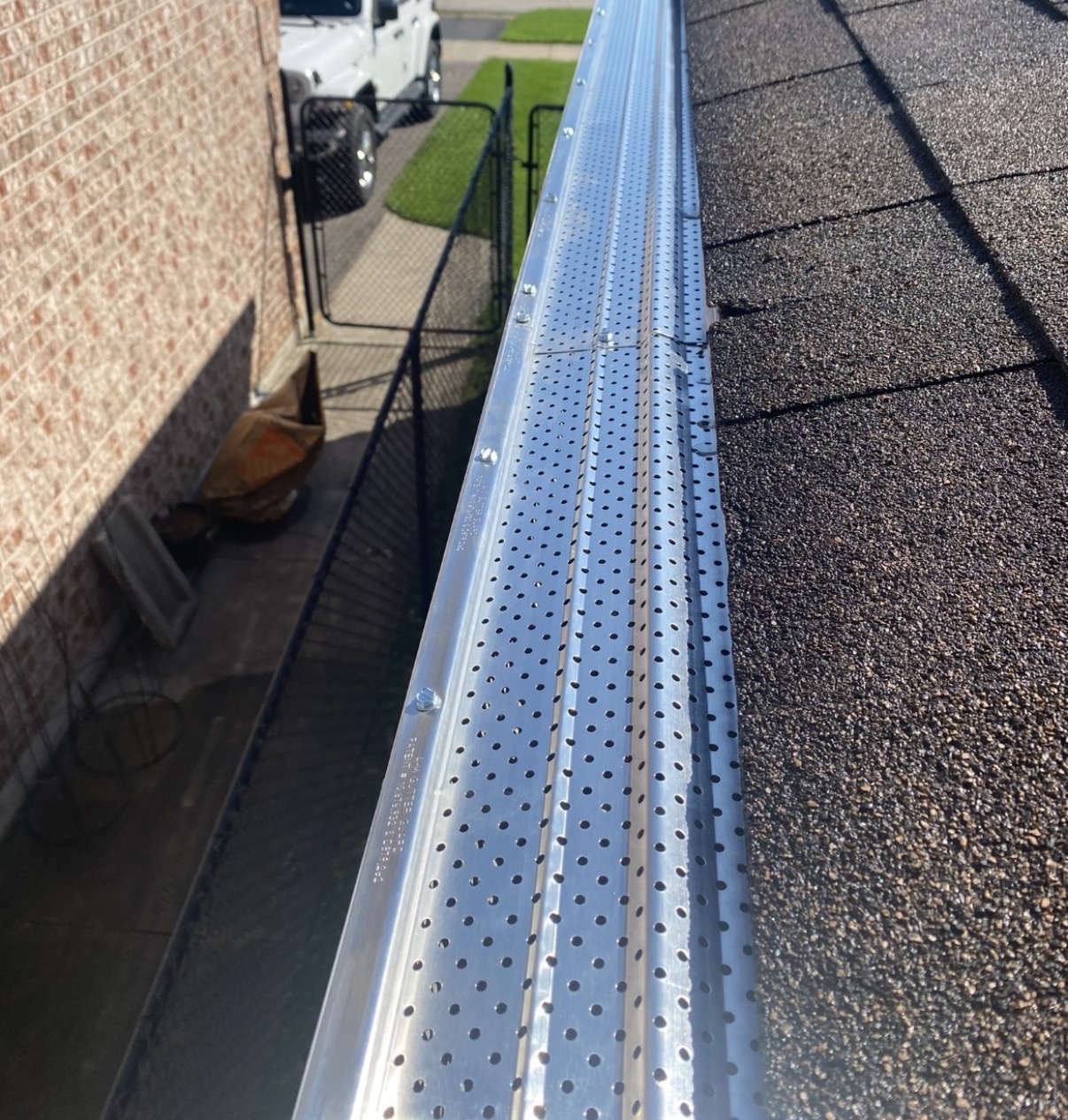 Screenshot Professional Gutter Guard Installation