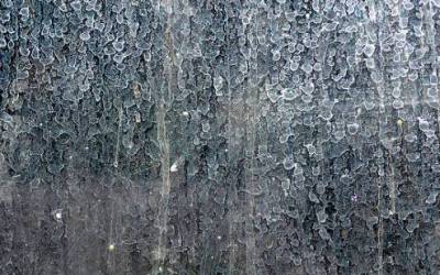 How to Remove Hard Water Stains from Windows in Burlington, Oakville & Hamilton