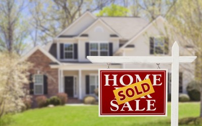 Should You Clean Your Windows Before Selling Your Home in Burlington, Oakville & Hamilton?